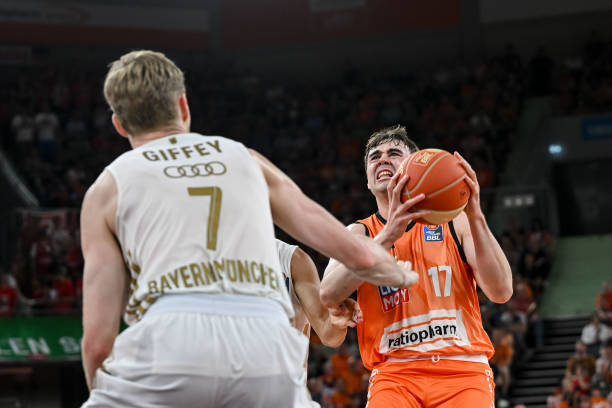 的球迷而言 的球迷而言